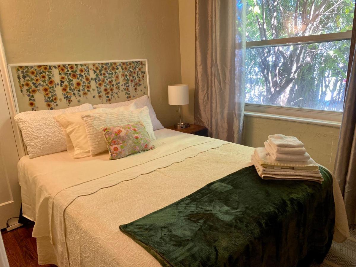 Villa Olivia Guest Rooms Hollywood Extérieur photo