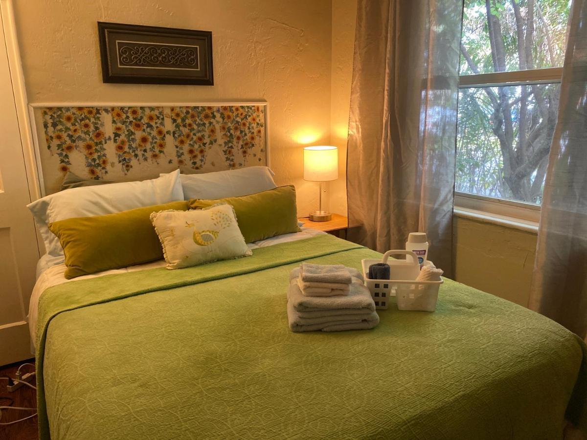 Villa Olivia Guest Rooms Hollywood Extérieur photo